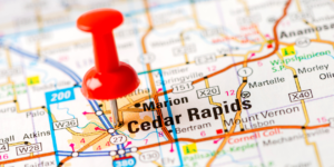 map of Cedar Rapids, Iowa with a red push pin